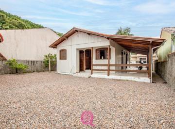 Casa · 176m² · 2 Quartos · 3 Vagas · Casa Mista pronta para morar