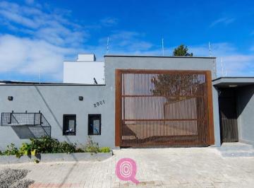 Casa · 100m² · 3 Quartos · 1 Vaga · Três dormitórios sendo uma suíte em Oficinas
