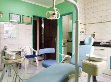 Casa · 221m² · 4 Quartos · 2 Vagas · Vendo Clínica Odontológica em Pleno Funcionamento no Bairro Jardim das Oliveiras, Incluindo Uma Casa