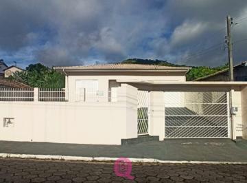 Casa · 134m² · 3 Quartos · 1 Vaga · Casa com três dormitórios e suíte