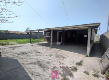 Casa · 75m² · 3 Quartos · 1 Vaga · Terreno de esquina com 600m² a venda Balneário Camacho