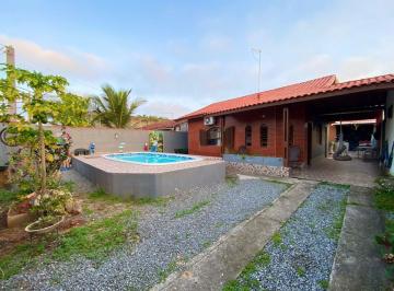 Casa de 3 quartos, Itanhaém · Linda casa Lote inteiro com 03 dormitórios mais piscina