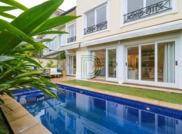 Casa · 550m² · 4 Quartos · 3 Vagas · Espetacular Casa em Condomínio