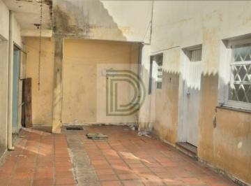 Casa · 124m² · 2 Quartos · 5 Vagas · Casa térrea à venda - Ótima oportunidade para investir ou morar.
