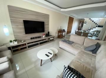 Casa · 223m² · 3 Quartos · 5 Vagas · Casa em Osasco 223m² 3 Quartos 3 Suítes 5 vagas FL15