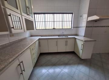 Casa · 210m² · 4 Quartos · 3 Vagas · Sobrado Jardim Peri Peri: 210 metros, 4 dormitórios, 3 vagas