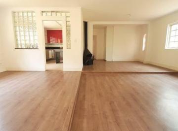 Casa · 200m² · 3 Quartos · 6 Vagas · Linda casa Térrea em condomínio, Reformada, 3 suites, 5 Wc, 6 vagas e churrasqueira - FL22