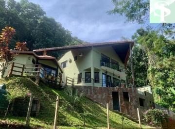 Foto 01 · Casa Espaçosa e Confortável à Venda em Penedo-RJ