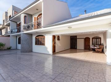 Casa · 233m² · 4 Quartos · 6 Vagas · Sobrado 4 quartos 3 suítes no Xaxim.