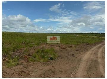 5337bd4aaedb4b15cc8e70a66059f760.jpg · Fazenda com 23700 hectares, aptidão para soja e pecuária