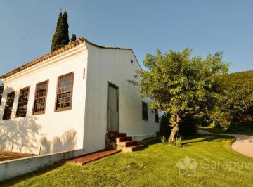 Casa · 391m² · 3 Quartos · 2 Vagas · Vila Ipê, uma  linda propriedade no Ribeirão da Ilha.