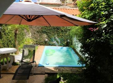 Casa · 218m² · 6 Quartos · 4 Vagas · Excelente Casa de Vila Fechada à venda no Cambuci - São Paulo/SP.