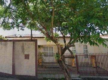 6d1be62981731b02103a5d154c355ba89c8e88e3 · Casa térrea á venda, 3 dormitórios, quintal, ótima localização, Aqui Se Vive, Indaiatuba.