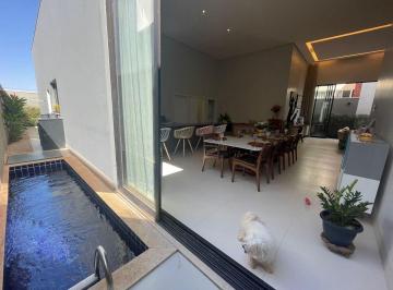 Casa · 240m² · 3 Quartos · 4 Vagas · Casa com 3 quartos à venda, Condomínio Golden Village - Uberlândia/MG