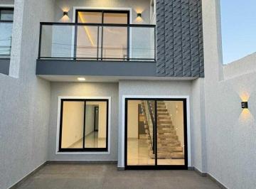 Casa · 130m² · 4 Quartos · 2 Vagas · Casa Duplex em Felícia, Vitória da Conquista/BA