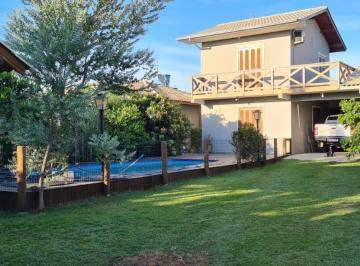 646364_i2J51BV7964J881KG6g1_6463646729108eb6d79.jpg · Duas casas à venda, terreno de 450m² com piscina.