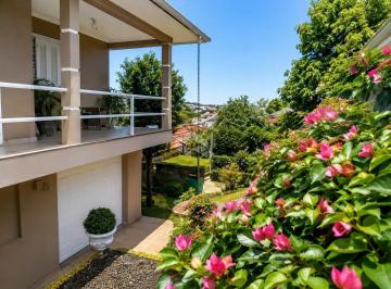 Casa · 226m² · 5 Quartos · Casa com 5 dormitórios