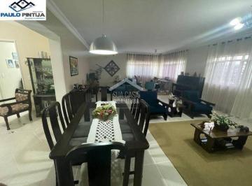 Casa · 387m² · 4 Quartos · 2 Vagas · Espetacular sobrado com 4 amplas suítes, sendo uma master com closet e banheiro com área de banho co