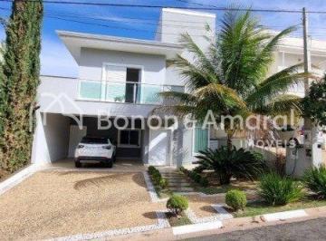 Casa · 219m² · 3 Quartos · 4 Vagas · Bela casa em condomínio, com 3 suítes e piscina aquecida, por R$ 1.590.000,00