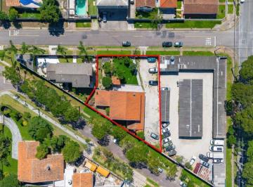 Terreno · 966m² · Excelente imovel para construcao de sobrado, otima localizacao, contendo uma residencia nao averbada