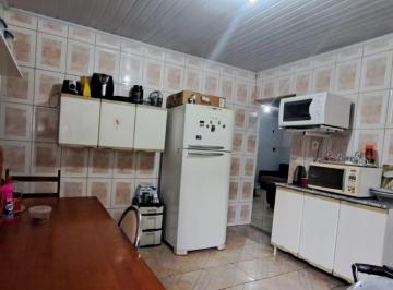 Casa de 3 quartos, Recanto das Emas · QD 114, 3 quartos sendo 1 suíte.