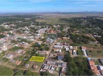 Terreno · 360m² · À venda terreno pronto para construção em área em desenvolvimento em Cabo Frio