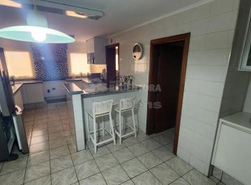 Apartamento · 310m² · 4 Quartos · 2 Vagas · Apartamento à venda no Centro com 4 dormitórios
