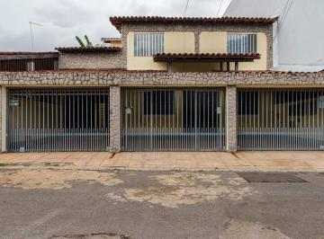 Casa · 342m² · 8 Quartos · 3 Vagas · QE 30 Guará II - Sobrado com 8 Quartos e Renda Garantida!