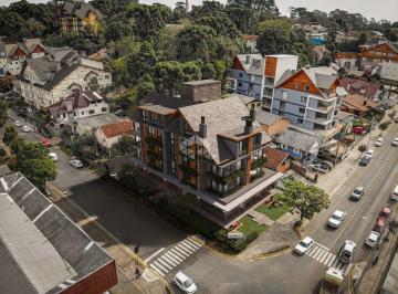 653687_iWBF7397UC2Z7Kxn5kOD_653687672a750aead85.jpg · Apartamento 3 suítes, 106,00m², 1 vaga de garagem no Centro de Gramado