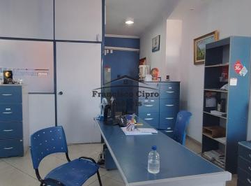 Comercial · 216m² · 7 Vagas · Loja à venda no bairro Centro - Guaratinguetá/SP