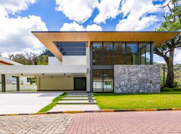 Casa · 525m² · 4 Quartos · 3 Vagas · Casa com 4 quartos em condomínio no bairro Quebra Frascos, Teresópolis