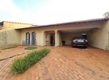Casa · 199m² · 2 Quartos · 4 Vagas · Casa Térrea em Excelente Localização – Oportunidade de Negociação!