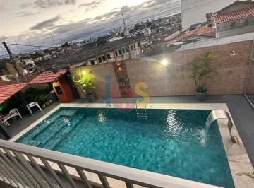 Casa · 307m² · 3 Quartos · 3 Vagas · Casa com Piscina Próximo a Juraci Magalhães