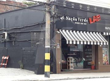 Comercial · 300m² · 1 Vaga · Loja comercial em Santana 03 salas, 03 banheiros, 01 vaga, 120 m²