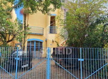 Casa · 147m² · 3 Quartos · 2 Vagas · Casa à Venda, em Santo Amaro com 147m², 3 Quartos (1 suíte) e 2 vagas