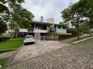 Casa · 300m² · 4 Quartos · 2 Vagas · 
                Casas - 3 dormitórios - Alto do Parque
                