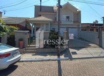Casa · 195m² · 3 Quartos · 2 Vagas · 
                Casas - 3 dormitórios - Universitário
                