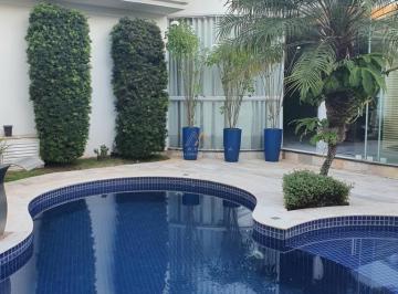 ifbhzs2nwuwode2yme4m2fi_md · Casa à venda, cond. Village Damha I em Mirassol, com 03 suítes e 410m²
