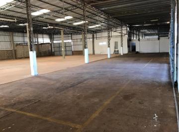 rljph4o2nwfhyznlmjy2yzzk_md · Salão comercial para locação ou venda, no Jockey Club, com 2.300m²