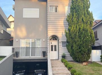 Casa · 230m² · 3 Quartos · 2 Vagas · Casa à Venda – Alphaville | Santana de Parnaíba