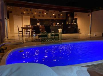 Foto 01 · Casa à venda ou locação no Centro de Jacareí-SP: 4 quartos, piscina e churrasqueira!Imperdível oport