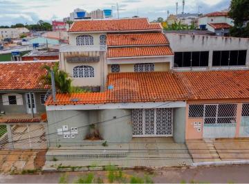 Casa · 625m² · 10 Quartos · 2 Vagas · TRÊS RESIDÊNCIAS EM UM ÚNICO TERRENO