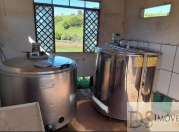 Foto 01 · Sítio com leiteira à venda em Itapetininga/SP: 31 alqueires, estrutura completa, produção diária de 
