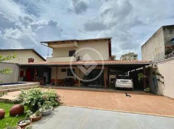 Casa · 240m² · 3 Quartos · 5 Vagas · Casa com 3q na Vila Brasília em Aparecida de Goiânia codigo: 91622