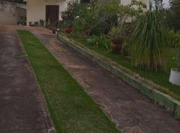 Casa · 650m² · 3 Quartos · 5 Vagas · SOBRADO COM CHURRASQUEIRA E TERRENO AMPLO! ✨ 3 Quartos e Cozinha planejada