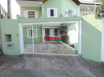 Casa · 115m² · 3 Quartos · 2 Vagas · Sobrado no Jardim Rodolfo
