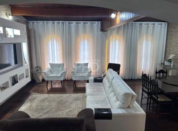 Casa · 225m² · 4 Quartos · 3 Vagas · Casa à Venda, com 225m2, 4 Quartos, 1 Suíte, 4 Banheiros, Varanda, Piscina, Churrasqueira, Vila Huma