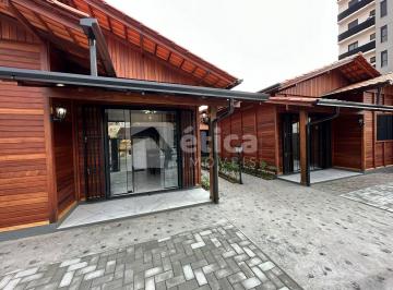 Casa · 40m² · 2 Quartos · CASA MOBILIADA, NOVINHA e SEGURA , no centro em Itajaí/SC!