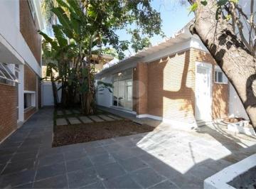 Casa de 6 quartos, São Paulo · Sobrado com 6 quartos à venda ou para alugar em Alto De Pinheiros - SP