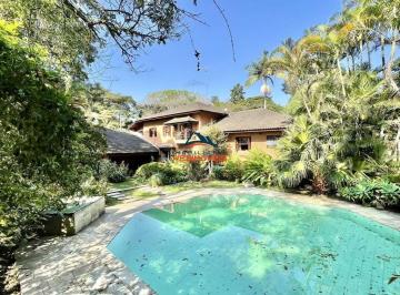 Foto 01 · Casa de Luxo à Venda ou Locação em Cotia-SP, Vila Santo Antônio: 5 Quartos, 5 Suítes, 3 Salas, 7 Ban